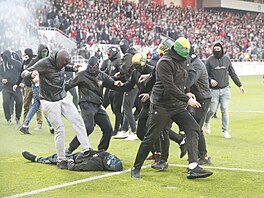 Rvaka na stadionu Trnavy v zpase Spartaku se Slovanem.