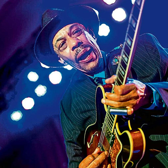 Hrát blues byl jeho dtský sen. A ten se Johnu Primerovi splnil vrchovat.