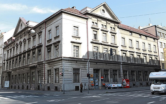 Česká pošta prodává dvě historicky významné budovy. Peníze poslouží jako injekce napnutému rozpočtu