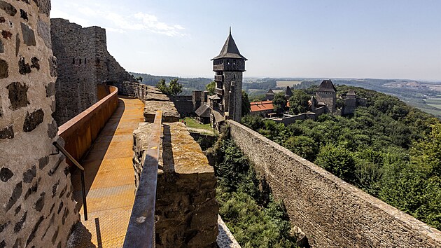 Moderní prvky v historických kulisách. Renesanní palác hradu Helftýn byl ve...