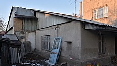 Dm, který Dubekovi postavili v Bikeku, dodnes stojí a dochoval se v pvodní...