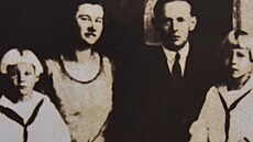 Rodina Dubčekových i se syny Alexandrem a Juliem během pobytu v Biškeku,...