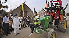 Vláda v Dillí ustoupila, radovali indičtí farmáři, kteří se na protest proti...