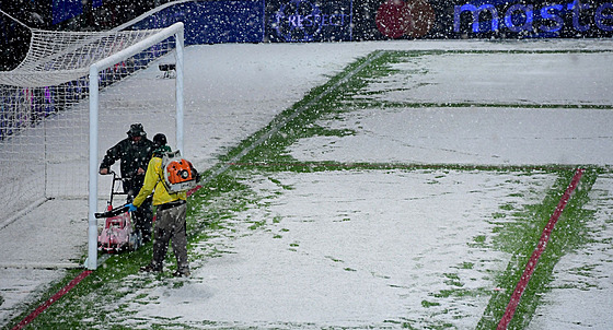 Atalanta - Villarreal: v Bergamu za�alo dv� hodiny p�ed výkopem hust� sn�it,...