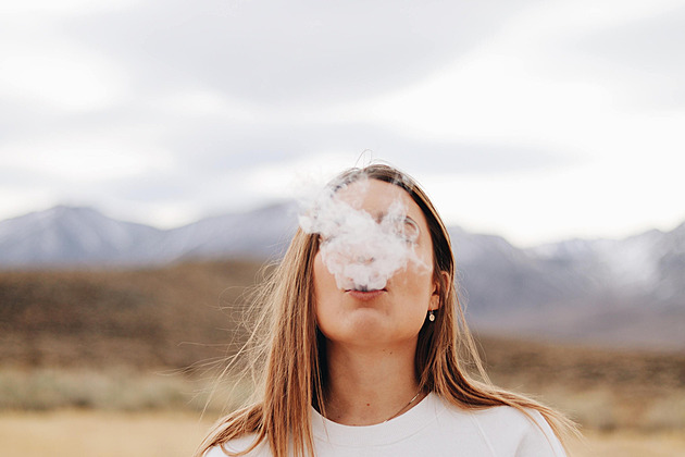 Doživotní zákaz kouření pro mladé. Nový Zéland nechce dopustit, aby si nová generace začala s tabákem