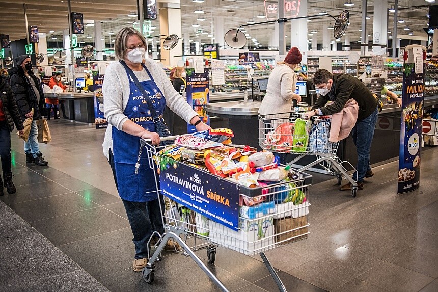 V p�edváno�ním období darovali zákazníci spole�n� s Albertem p�es 1 362 000...