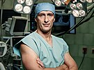 Mezinárodn uznávaný chirurg pátee, spoluzakládal spondylochirurgii jako...