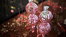 Perličkové vánoční ozdoby, které možná zdobí i váš stromeček, dnes vyrábí... | na serveru Lidovky.cz | aktuální zprávy