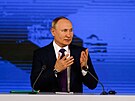 Ruský prezident Vladimir Putin na výroní tiskové konferenci