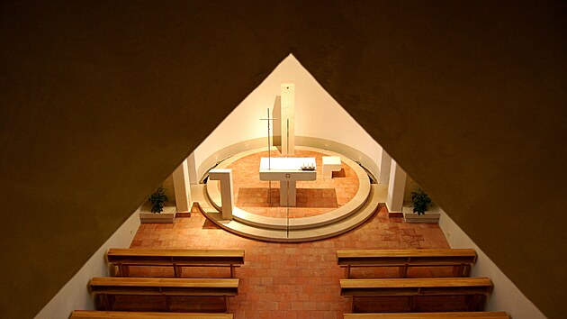 Interir kostelku sv. Ducha od Marka tpna (20032008)