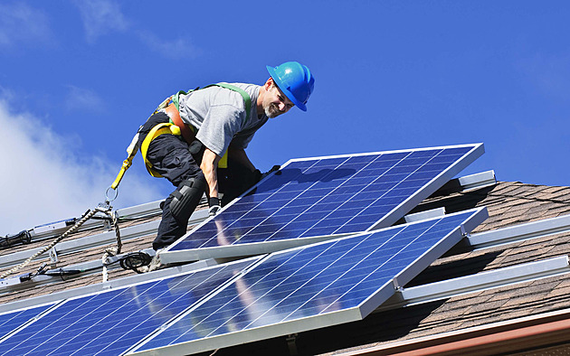 Návratnost investic do fotovoltaiky i tepelných čerpadel se kvůli zdražujícím energiím rapidně zkracuje