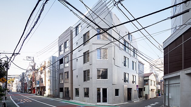 Betonový rohový dům vypadá odvážně, ve stejné ulici japonské metropole se však... | na serveru Lidovky.cz | aktuální zprávy