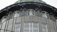 Moderní dominanta Vídně. Detail horní nárožní partie nejvýznamnější vídeňské...
