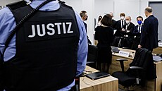Vrchní zemský soud v Drá��anech rozplétá kráde� cenných �perk� z drá��anské...