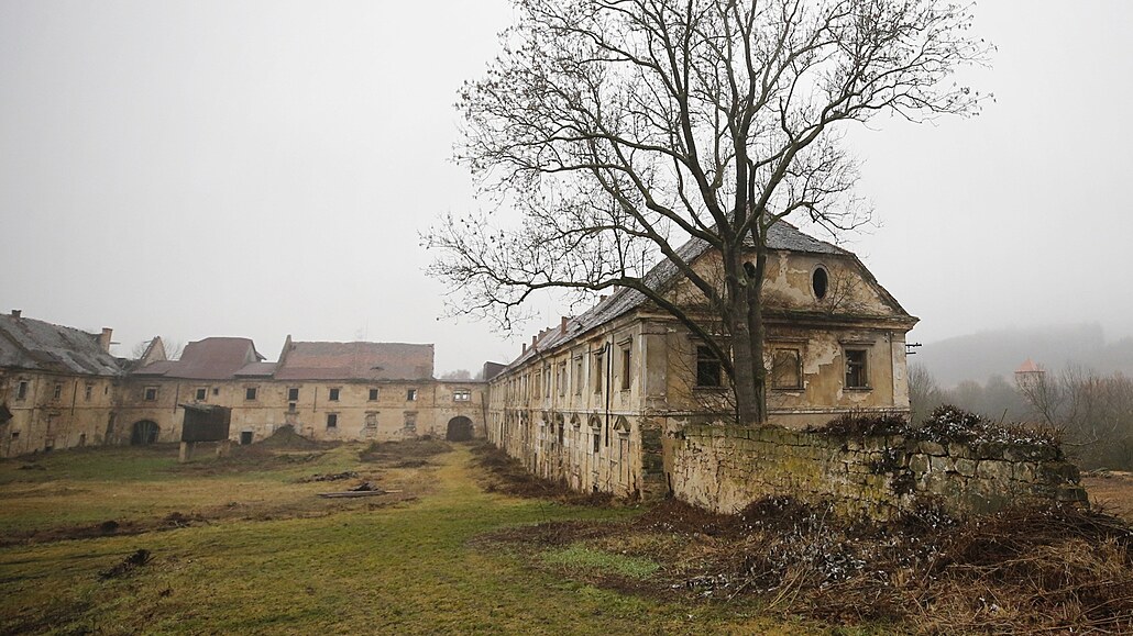 Zchátralost památek je vnímána jako sou�ást �ivota. Sv�d�í o tom i hospodá�ské...