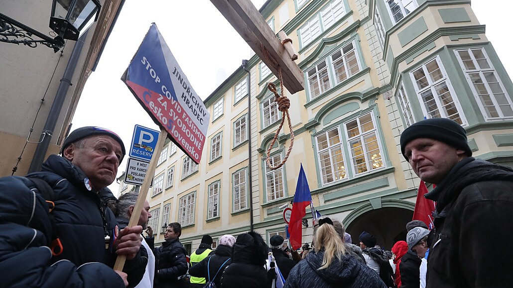 Demonstrace iniciativy Chcípl PES proti schválení vládní novely pandemického...