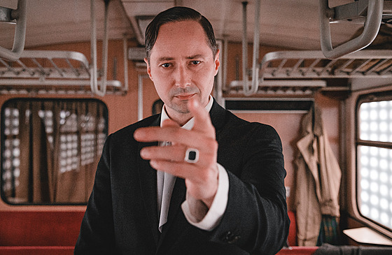 Memento mori. Souástí panoptika postav je i majitel pohebního ústavu...