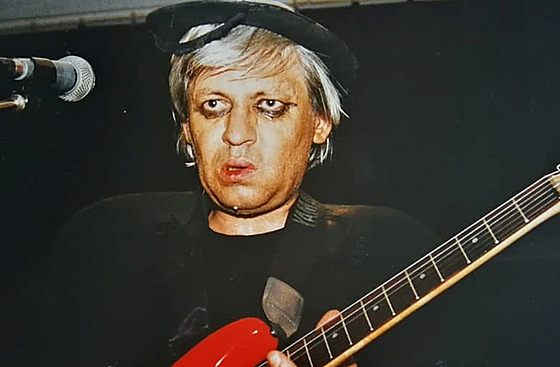 Jií Kolovský. Frontman skupiny Dunaj zemel pedasn v roce 1998 ve vku...