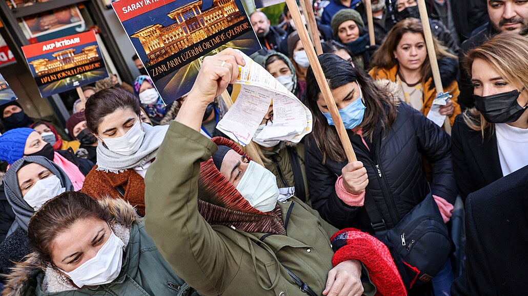 Protest proti zvyšování cen v Istanbulu.
