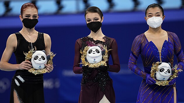 Zleva: Tursovová, Ščerbakovová a Sakamotová.