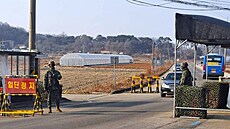 Na hranici s KLDR - ostrov Ganghwado, dál u jenom na propustku