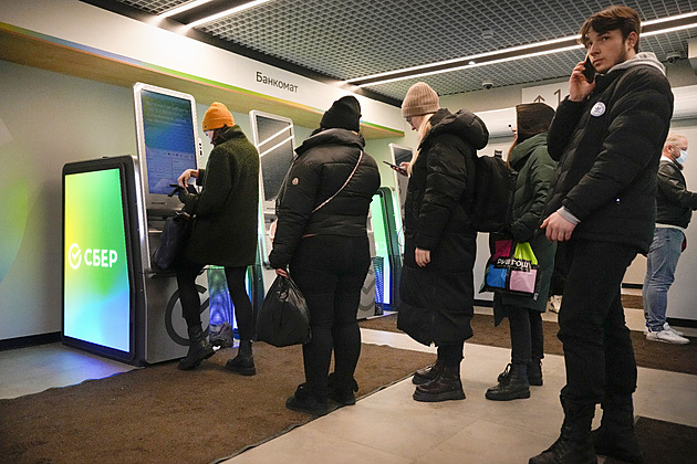 Kdy poslat peníze, aby přišly do konce roku 2025?