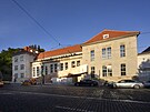 Zengerova transforma�ní stanice. sou�asná podoba budovy se vstupní lávkou.