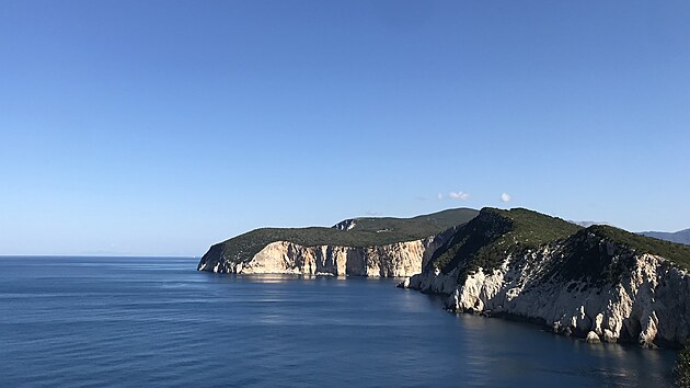 Lefkada, mys Lefkas, výhled západní pobřeží poloostrova.
