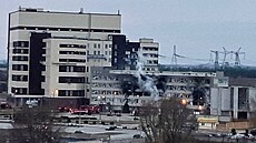 Budova u jaderné elektrárny Záporoží, kterou poškodili Rusové. | na serveru Lidovky.cz | aktuální zprávy