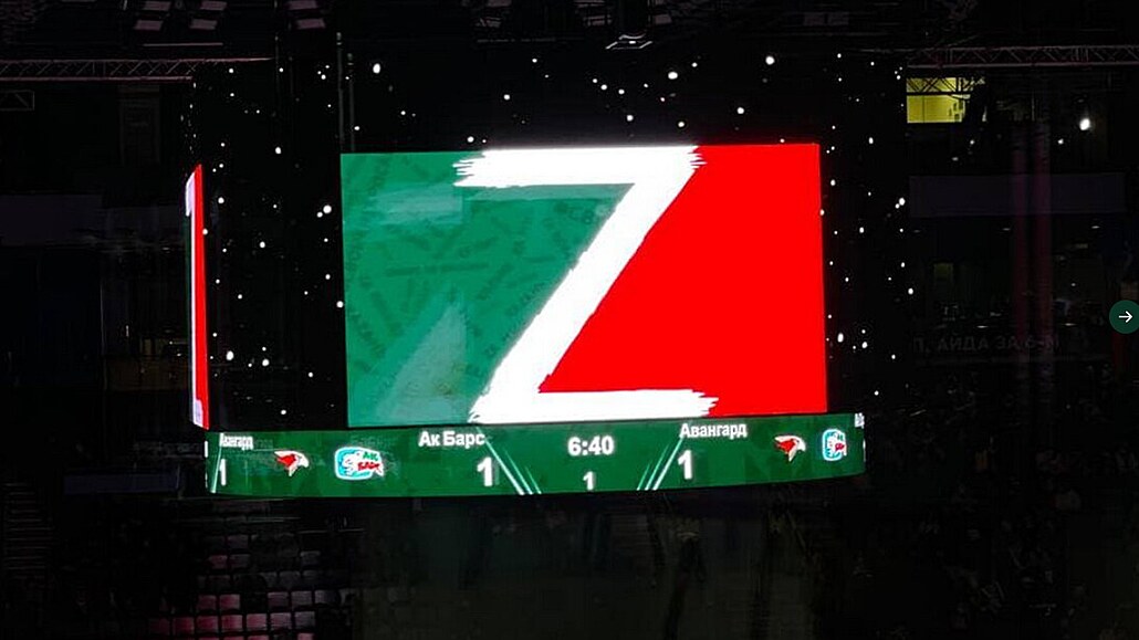 Putinova propaganda na hokejové KHL. Symbol Z na stadionu AK Bars Kazaň.
