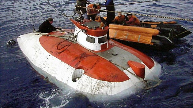 Ponorka z lodě Jantar.