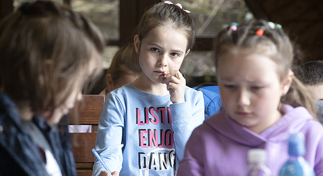 Pro ukrajinské děti není ve školkách místo. Musí se nejdřív naučit česky a adaptovat se, zní z radnic