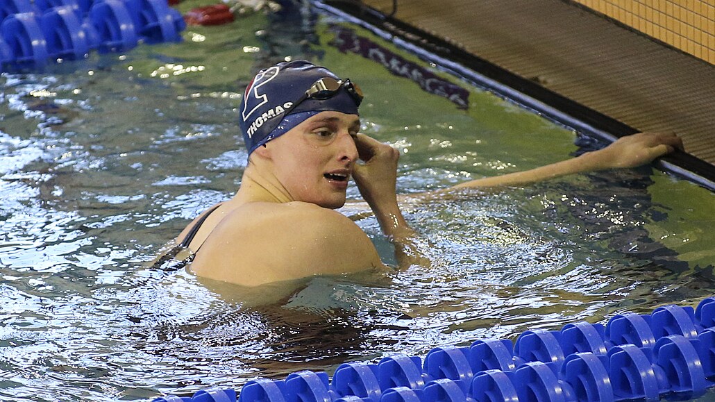 Lia Thomasová po vít�zství na univerzitním �ampionátu NCAA na trati 500 yard�...