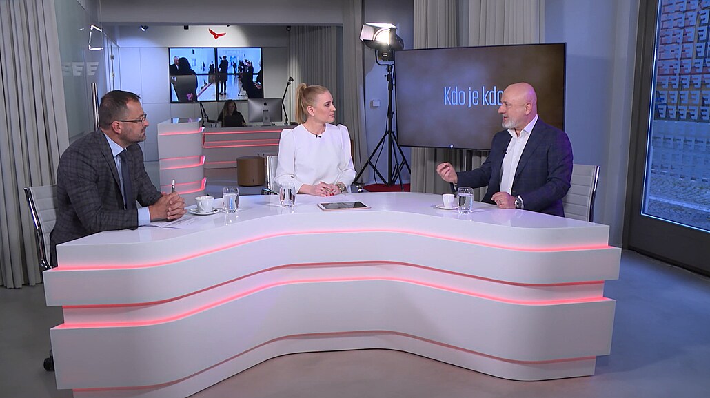 Tomá� Ra�ka z NATLANDu (vlevo) a advokát Michal �i�lavský.