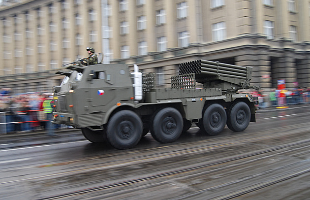Tanky či raketomety. Kyjevu by pomohly zbraně z českých zásob, ukrajinští vojáci je umí ovládat