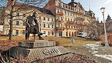 Pamětník slavných časů. Pomník Johanna Wolfganga Goetheho na pozadí s... | na serveru Lidovky.cz | aktuální zprávy