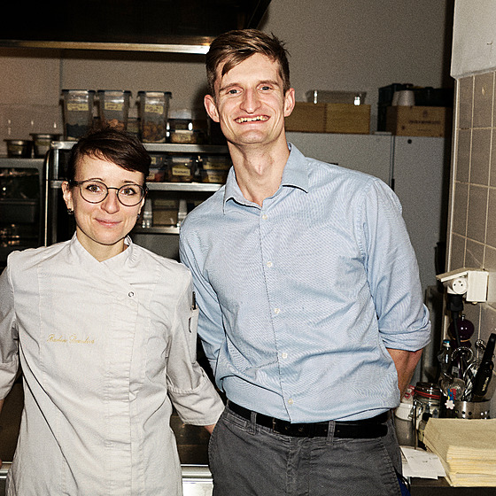 �éfkucha� Barbora �im�nková a sommelier Michal Bílek