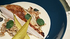 Nový podnik Leaf, kde se podávají masové i �ist� vegetariánské pokrmy, najdete...