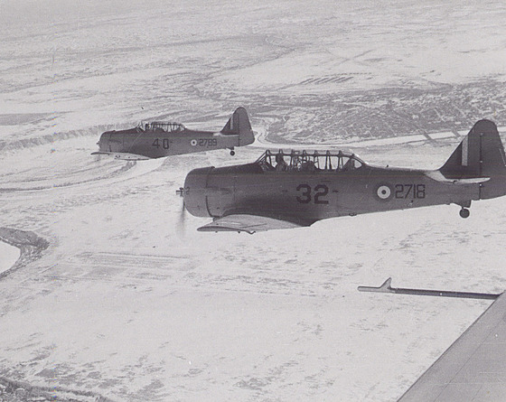 Frantiek Fanta (vpravo) absolvoval ást pilotního výcviku také v Kanad