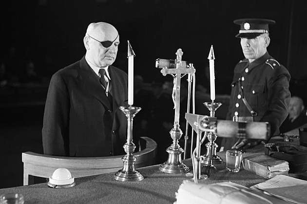 „Hledal se viník za Mnichov, tak ukázali na Berana se Syrovým.“ Historik popisuje zákulisí procesu s expremiéry