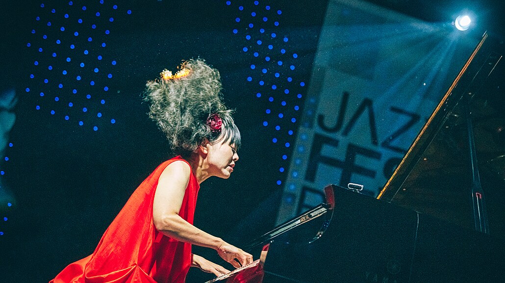 Úchvatný koncert Hiromi (celým jménem Hiromi Uehara) v rámci festivalu...