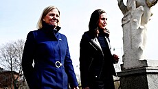 P�edsedkyn� vlády �védska Magdalena Anderssonová (vlevo) a premiérka Finska...