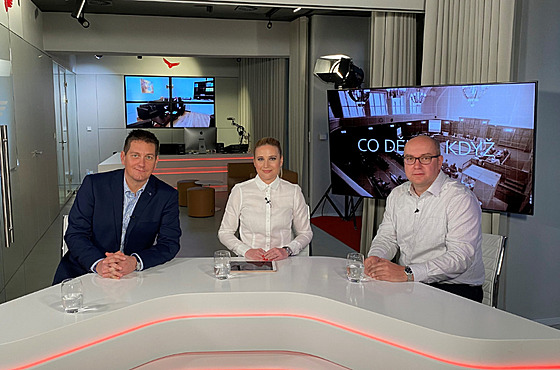 Jan Blaek, pedseda pedstavenstva spolenosti Bankovní identita (vpravo) a...