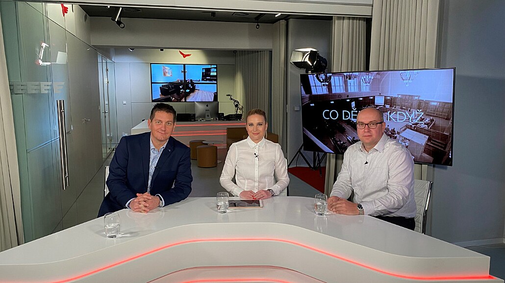 Jan Bla�ek, p�edseda p�edstavenstva spole�nosti Bankovní identita (vpravo) a...