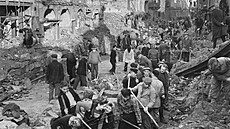 Válka siln� poznamenala i zemi, z ní� vze�la, pí�e Peter Lange. Jedním z...