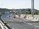 V Praze v pond�lí ráno za�ala o�ekávaná rekonstrukce Barrandovského mostu.