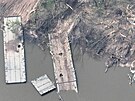 Zniené ruské pontonové mosty na ece Severní Donc