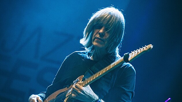 Mike Stern (JazzFestBrno, Sono Centrum, 18. 5. 2022)