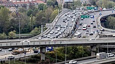 Za nejvytíženější dopravní úsek v republice je považován Barrandovský most.... | na serveru Lidovky.cz | aktuální zprávy