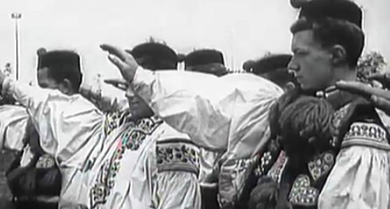 Totalitní re�imy v�dy rády vyu�ívají ty "domorodce"  krojích, kte�í nejsou...